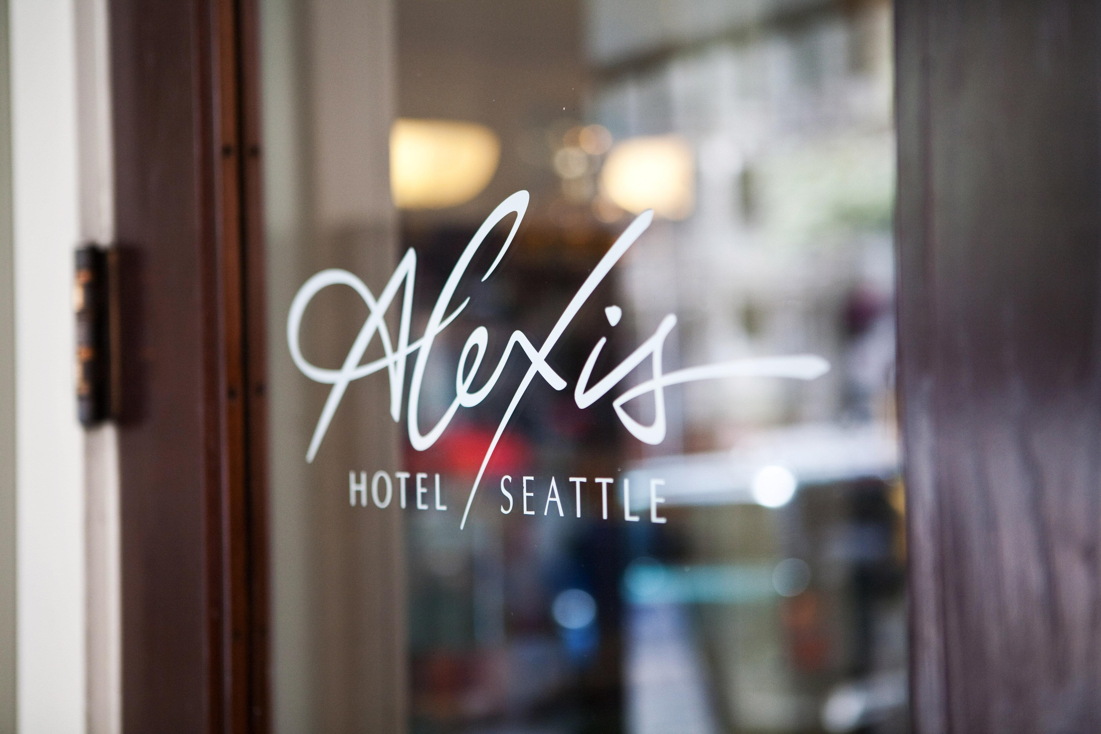 The Alexis Royal Sonesta Hotel Сіетл Екстер'єр фото